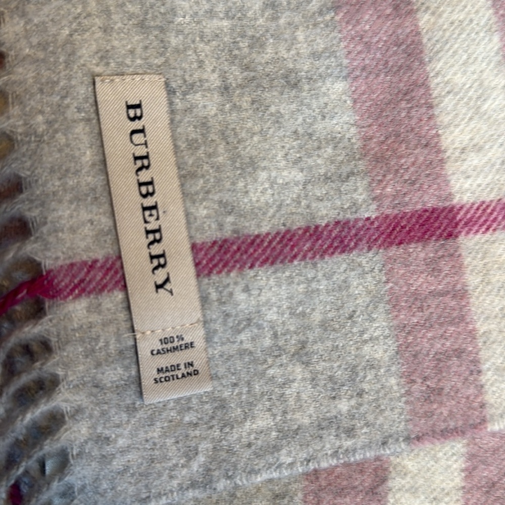 Burberry Gray and Pink Plaid Cashmere scarf - Picture 4 of 6